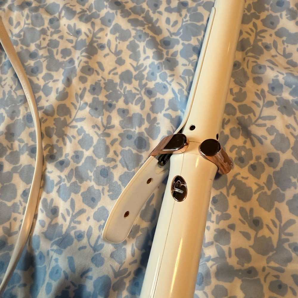 T3 1.5” hair curler, very good condition